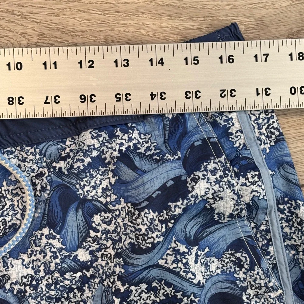Johnnie-O Swim Trunks Mens Large Blue Wave Print Board Shorts Beachwear Casual